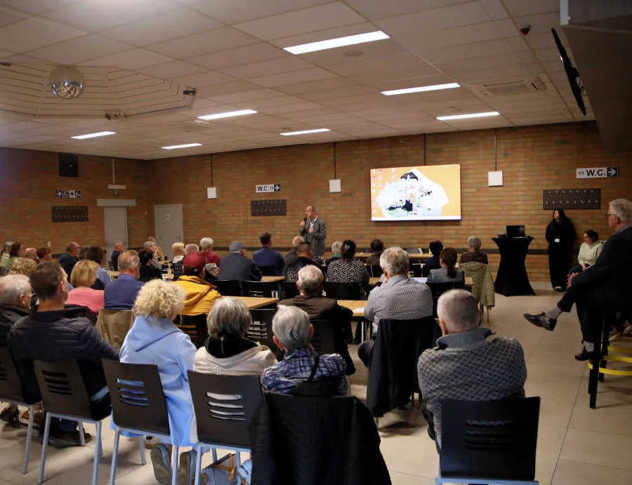 Buurtbijeenkomst in zaal Kempengalm 2026, foto 3 van 12