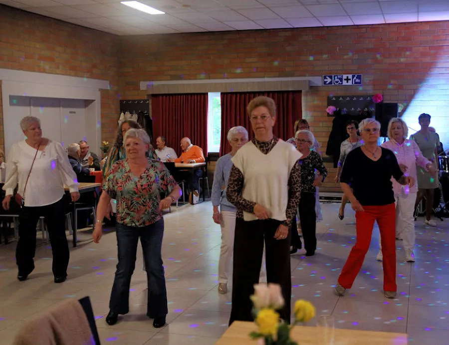 Seniorenswing in zaal Kempengalm 2026, foto 5 van 48