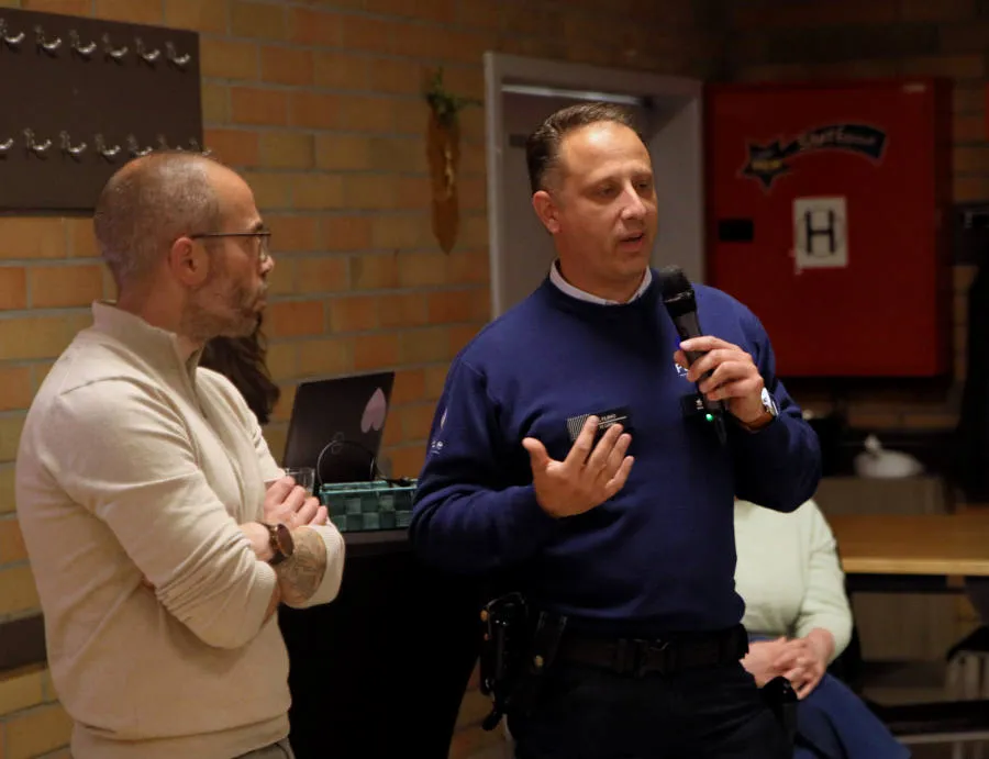 Buurtbijeenkomst in zaal Kempengalm 2026, foto 6 van 12
