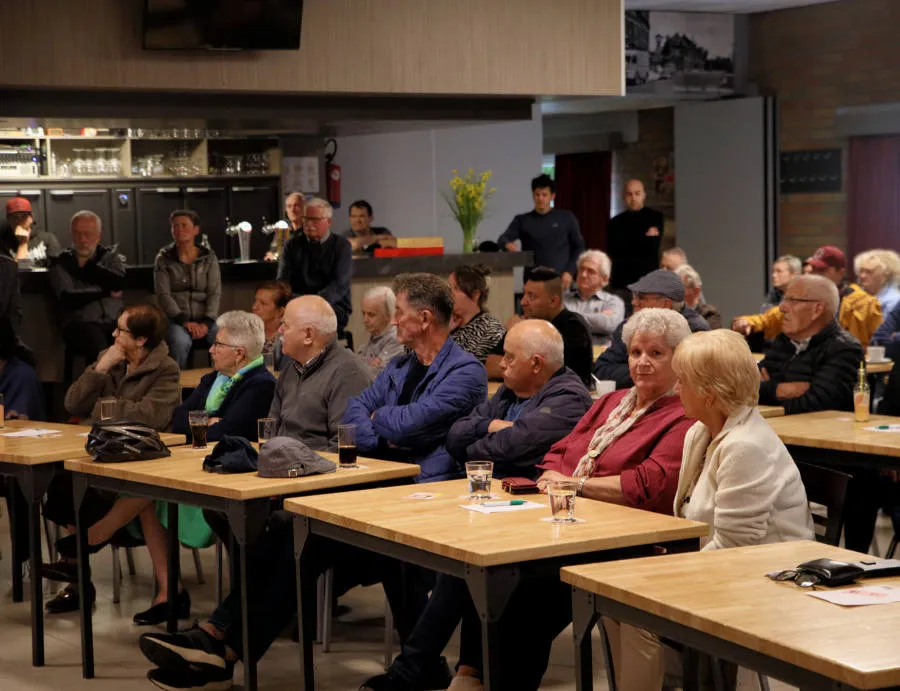 Buurtbijeenkomst in zaal Kempengalm 2026, foto 8 van 12